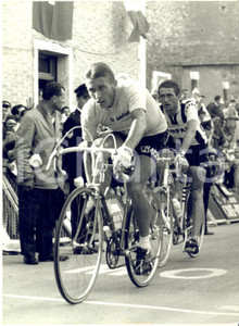 1964 CICLISMO GIRO D'ITALIA 15^ tappa - Jacques ANQUETIL Italo ZILIOLI in azione