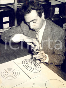 1953 MUNICH Persian Hadji KASEM inventor of a new pair of compasses - Photo