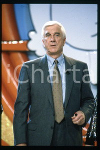 35mm vintage slide* 1995 ca CANALE 5 Leslie NIELSEN ospite a PAPERISSIMA (39)