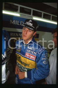 35mm vintage slide*1990ca FORMULA1 Michael SCHUMACHER MILD7 BENETTON RENAULT(73)  Diapositiva d'epoca, in formato 35 mm.CONDIZIONI: GOODE' severamente vietata la riproduzione. Tutti i diritti sono riservati.Nella diapositiva ICharta mette in vendita, sul negozio eBay e in esclusiva sul sito "icharta" il proprio archivio composto da numerose diapositive e negativi fotografici d'epoca, tutti originali e autentici, che attraversano la storia del costume italiano tra gli la fine degli anni Sessanta e Novanta.Si tratta di uno sguardo inedito sull'attualit&agrave;, la politica, la vita quotidiana, il gossip e la cultura, che fotografa il cambiamento della nazione in quest'ultimo scorcio del XX secolo. Un'occasione unica per il mercato del collezionismo, che vede finalmente disponibile un archivio eccezionale per vastit&agrave;, tematiche e condizioni, in un settore (il negativo fotografico e la diapositiva) di assoluta novit&agrave; e dalle interessanti prospettive di investimento.  FAIR/discreto   originale e autentica 1