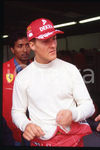 35mm vintage slide* 1990 ca FORMULA 1 Michael SCHUMACHER Pilota FERRARI (110)  Diapositiva d'epoca, in formato 35 mm.CONDIZIONI: GOODE' severamente vietata la riproduzione. Tutti i diritti sono riservati.Nella diapositiva ICharta mette in vendita, sul negozio eBay e in esclusiva sul sito "icharta" il proprio archivio composto da numerose diapositive e negativi fotografici d'epoca, tutti originali e autentici, che attraversano la storia del costume italiano tra gli la fine degli anni Sessanta e Novanta.Si tratta di uno sguardo inedito sull'attualit&agrave;, la politica, la vita quotidiana, il gossip e la cultura, che fotografa il cambiamento della nazione in quest'ultimo scorcio del XX secolo. Un'occasione unica per il mercato del collezionismo, che vede finalmente disponibile un archivio eccezionale per vastit&agrave;, tematiche e condizioni, in un settore (il negativo fotografico e la diapositiva) di assoluta novit&agrave; e dalle interessanti prospettive di investimento.  FAIR/discreto   originale e autentica 1