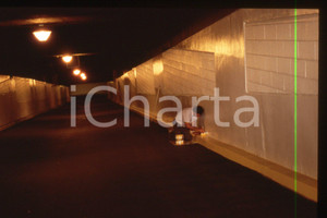 35mm vintage slide* 1993 DENVER Works for the visit of GIOVANNI PAOLO II  Diapositiva d'epoca, in formato 35 mm.CONDIZIONI: GOODE' severamente vietata la riproduzione. Tutti i diritti sono riservati.Nella diapositiva ICharta mette in vendita, sul negozio eBay e in esclusiva sul sito "icharta" il proprio archivio composto da numerose diapositive e negativi fotografici d'epoca, tutti originali e autentici, che attraversano la storia del costume italiano tra gli la fine degli anni Sessanta e Novanta.Si tratta di uno sguardo inedito sull'attualit&agrave;, la politica, la vita quotidiana, il gossip e la cultura, che fotografa il cambiamento della nazione in quest'ultimo scorcio del XX secolo. Un'occasione unica per il mercato del collezionismo, che vede finalmente disponibile un archivio eccezionale per vastit&agrave;, tematiche e condizioni, in un settore (il negativo fotografico e la diapositiva) di assoluta novit&agrave; e dalle interessanti prospettive di investimento.  FAIR/discreto   originale e autentica 1