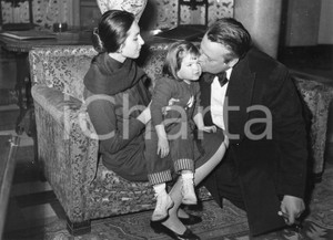 Fotografia d epoca originale 1958 GENOVA Orson WELLES con la moglie Paola MORI e la figlia Beatrice 2 Foto 1