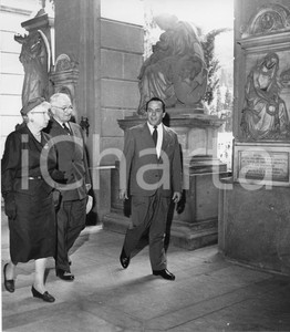 Fotografia d epoca originale 1958 GENOVA Harry TRUMAN visita il Cimitero di Staglieno 3 Foto 18x20 cm 1