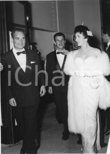 Fotografia d epoca originale Agosto 1955 MONTECARLO Sporting d Eté  Arrivo Gina LOLLOBRIGIDA  Foto 1