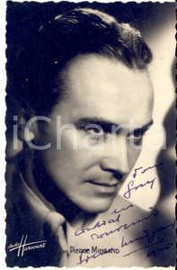 1945 Cantante Pierre MINGAND - AUTOGRAFO su foto seriale HARCOURT 9x14 cm  Fotografia seriale con dedica autografa.CONDIZIONI: GFORMATO: 9x14 cm    originale e autentica 1