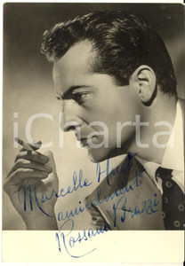 1950 ca CINEMA Attore Rossano BRAZZI - AUTOGRAFO su foto seriale 10x15 cm  Fotografia seriale con dedica autografa.CONDIZIONI: FAIR (minime piegature al lato destro)FORMATO: 10x15 cm    originale e autentica 1