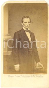 1860 BRUSSELS Abraham LINCOLN - Portrait - Photo albumen CDV GHEMAR Frères  Fotografia originale d'epoca.FOTOGRAFO: Ghemar Fr&egrave;res - BruxellesCONDIZIONI: G (ma i margini superiori sono arrotondati per  l'inserimento in un album)FORMATO: CDV    originale e autentica 1