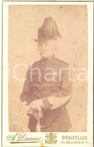 1898 BRUXELLES ARMEE BLEGE - Portrait de chasseur - Photo A. DAAMS CDV  Fotografia originale d'epoca, con dedica al verso.FOTOGRAFO: Ad&egrave;le Daams - BruxellesCONDIZIONI: FAIR (lievi macchie)FORMATO: CDV    originale e autentica 1