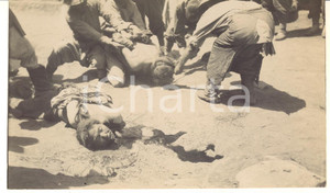 1910 ca CHINA DEATH PENALTY Executions in a public square *RARE photo 14x9 cm Fotografia originale d'epoca.FORMATO: 14x9 cmCONDIZIONI: G     originale e autentica 1