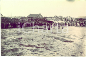 1910 ca CHINA DEATH PENALTY - Execution in a public square - RARE photo 20x14 cm Fotografia originale d'epoca.FORMATO: 20x14 cmCONDIZIONI: G (minima sbrecciatura marginale)    originale e autentica 1
