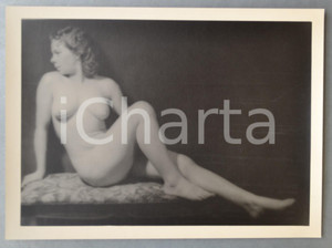 1950 ca VINTAGE EROTIC Young nude woman sitting - Photo VAN DOREN 38x28 cm Fotografia originale di Raymond Van Doren.FORMATO: 38x28 cmCONDIZIONI: G (minimi graffi superficiali)    originale e autentica 1