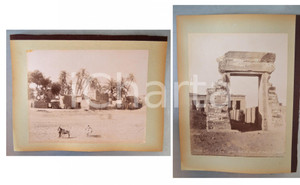 1880 ca EGYPTE - Adelphoi ZANGAKI - ScÃ¨ne Haute Egypte - Denderah *2 photos Coppia di fotografie originali d'epoca, stampate all'albumina e montate sui due lati di un cartoncino rigido (telato a un margine).Le fotografie recano didascalia, numero e firma al negativo. Didascalie originali: - "n&deg; 650... (non leggibile)" - "n&deg; 729 Pilon du Temple d'Athor &agrave; Denderah"FOTOGRAFO: George e Constantinos Zangakis (Adelphoi Zangaki)CONDIZIONI: F (piccole macchie marginali e difetti di stampa; piccolo foro centrale alla foto 729FORMATO: 35x27 cm (cartoncino); 22x28 cm (fotografie)    originale e autentica 1