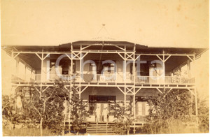1930 ca  CONGO BELGA Edificio pubblico - Foto VINTAGE ANIMATA 18x12 cm  Fotografia d'epoca, su carta sottile. FAIR/discreto increspature; piccolo strappo al lato sinistro Formato: 18x12 cm originale e autentica 1