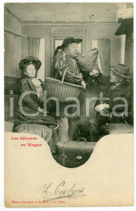 1903 HUMOUR Les gêneurs en wagon - Postcard A. BERGERET CPA (8)  Cartolina postale d'epoca, viaggiata, appartenente alla celebre serie di Bergeret dedicata ai comportamenti che disturbano o imbarazzano in treno.  VERY POOR/gravemente danneggiato strappo di 1 cm al lato superiore; piccola impressione di inchiostro Formato: 9x14 cm originale e autentica 1