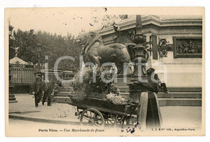 1906 PARIS VECU - Une marchande de fleurs - Carte postale ANIMEE  Cartolina postale d'epoca, viaggiata. POOR/danneggiato macchie Formato: 14x9 cm originale e autentica 1