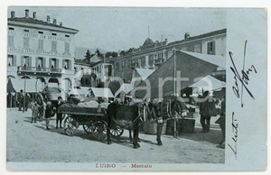 1905 LUINO (VA) Mercato - Albergo Ristorante ANCORA - Cartolina ANIMATA calesse  Cartolina postale d'epoca, viaggiata.CONDIZIONI: FAIR (piegatura angolare)FORMATO: FP    originale e autentica 1