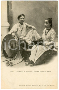 1905 ca HANOI (TONKIN, VIETNAM) Femmes riches en visite - Postcard INDOCHINE  Cartolina postale d'epoca, non viaggiata.CONDIZIONI: G FORMATO: FPEDITORE: P. Dieulefils - Hanoi    originale e autentica 1