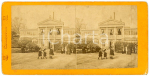 1910 ca BRUXELLES (?) Jardins - Enfants - Vintage Stereoview FRITZ Fotografia stereoscopica d'epoca, su cartoncino rigido.Timbro al verso: Fritz opticien - CharleroiFORMATO: 18x9 cmCONDIZIONI: F (piegature angolari; abrasioni al verso)    originale e autentica 1