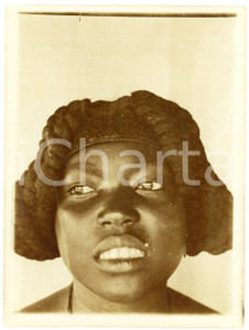 1930 ca CONGO BELGA - Donna con acconciatura tradizionale - Foto 7x10 cm  Fotografia d'epoca. GOOD/buono  Formato: 7x10 cm originale e autentica 1