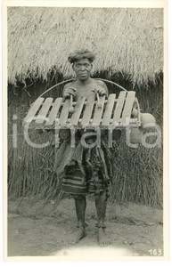 1930 ca CONGO BELGE - Musicien du Sultan MWENDA - Photo L. GABRIEL 163 Fotografia originale d'epoca, in formato cartolina postale.FOTOGRAFO: L. Gabriel GOOD/buono  Formato: 9x14 cm originale e autentica 1