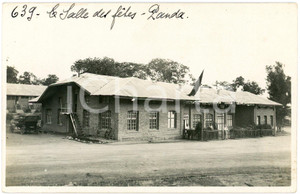 1930 ca CONGO BELGE - KATANGA - PANDA Salle des fêtes *Photo L. GABRIEL 639 Fotografia originale d'epoca, in formato cartolina postale.FOTOGRAFO: L&eacute;opold Gabriel   GOOD/buono  FORMATO: 14x9 cm originale e autentica 1