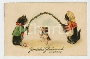 1910 ca ANIMALS Herzlichen glückwunsch zum geburtstage - Cats and dog - Postcard  Cartolina postale d'epoca, non viaggiata ma con nota manoscritta al verso.CONDIZIONI: POOR (macchia di inchiostro al verso)FORMATO: FP    originale e autentica 1