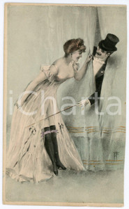 1900 ca VINTAGE - EROTICA Femme en jarretières - Carte postale ILLUSTRÉE FP NV  Cartolina postale d'epoca, non viaggiata.CONDIZIONI: VERY POOR ( margine destro rifilato a mano, piegature diffuse)FORMATO: FP    originale e autentica 1