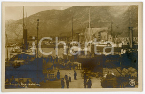 1935 ca BERGEN (NORWAY) Nykirkekaien - View of the port - Ship SOGN Postcard FP  Cartolina d'epoca, non viaggiata. FAIR/discreto Lievi smussature agli angoli, piegatura al margine destro Formato: FP originale e autentica 1