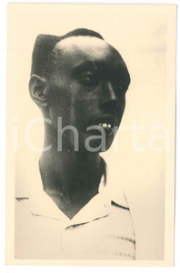 1930 ca C. ZAGOURSKI «L'Afrique qui disparaît» Le roi du Ruanda - Postcard 98  Fotocartolina postale d'epoca, appartenente alla 2^ serie &laquo;L'Afrique qui dispara&icirc;t&raquo; del fotografo Casimir Zagourski (L&eacute;opoldville).N&deg; 98, non viaggiata.Al verso timbro: "Henri Nicaise Photographe - Namur"CONDIZIONI: GFORMATO: 9x14 cm    originale e autentica 1