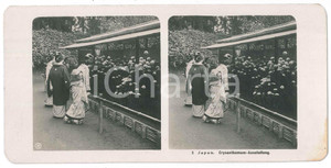 1910 ca JAPAN - Geishas - Crysanthemum-Ausstellung - ETHNIC Stereoview n° 27  Fotografia stereoscopica d'epoca.EDITORE: NPG  GOOD/buono  Formato: 18x9 cm originale e autentica 1
