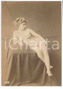 1900 ca VIN TAGE EROTIC Reclining nude woman - DAMAGED photo 10x14 cm  Fotografia d'epoca, montata su carta. VERY POOR/gravemente danneggiato evidenti difetti superficiali Formato: 10x14 cm originale e autentica 1