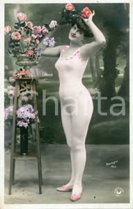 1910 ca EROTIC VINTAGE Bodystocking nude woman with flowers pots - Postcard  Cartolina postale d'epoca, cromolitografica, non viaggiata.Foto Arjalew - Editore Croissant - ParisCONDIZIONI: GFORMATO: FP    originale e autentica 1