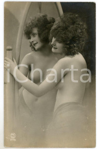 1910 ca VINTAGE EROTIC Nude woman looking in the mirror - Postcard PC PARIS 1775  Fotografia seriale d'epoca, in formato cartolina.Editore PC Paris - Serie 1775CONDIZIONI: FFORMATO: FP    originale e autentica 1