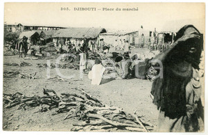 1900 ca DJIBOUTI - AFRIQUE Place du marché - Postcard FP NV  Cartolina postale d'epoca, non viaggiata. FAIR/discreto Lievi smussature agli angoli Formato: FP originale e autentica 1