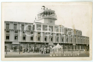1930 ca NIGERIA Dromedaries at Mallam Aminu Kano Airport - Photo 14x9 cm  Fotografia d'epoca.  POOR/danneggiato Lievi smussature agli angoli, bruniture, gualciture Formato: FP originale e autentica 1