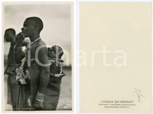 1930 ca C. ZAGOURSKI «L'Afrique qui disparaît» URUNDI Femme et son enfant RPPC  Fotocartolina postale d'epoca, appartenente alla serie &laquo;L'Afrique qui dispara&icirc;t&raquo; del fotografo Casimir Zagourski (L&eacute;opoldville).Non viaggiata.CONDIZIONI: GFORMATO: 9x14 cm    originale e autentica 1
