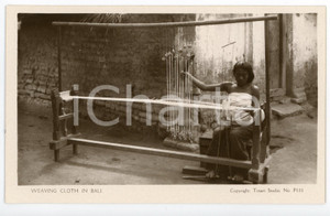 1910 ca BALI - INDONESIA Weaving cloth - Vintage Postcard FP NV Cartolina postale d'epoca, non viaggiata.CONDIZIONI: FFORMATO: FP    originale e autentica 1