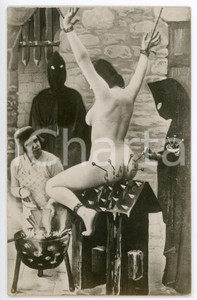 1940 ca VINTAGE EROTIC BDSM Naked woman pierced by pins *RPPC Photo 9x14 cm Fotografia originale d'epoca, in formato cartolina postale.CONDIZIONI: GFORMATO: 9x14 cm    originale e autentica 1