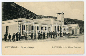 1910 ca  LOUTRAKI (GRÈCE) Les bains nouveaux - Carte postale FP NV  Cartolina d'epoca, non viaggiata.   FAIR/discreto Lievi segni di usura Formato: FP originale e autentica 1