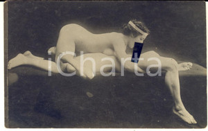 1910 ca VINTAGE EROTIC Nude couple having oral sex (7) RARE Photo PORN RPPC Fotografia originale d'epoca, in formato cartolina postale.CONDIZIONI: FAIR (difetti di stampa)FORMATO: 14x9 cm    originale e autentica 1