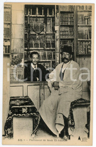 1910 ca COSTUMES TUNIS Parfumeur de souk EL-ATTARINE - Carte postale VINTAGE  Cartolina postale d'epoca, non viaggiata.CONDIZIONI: GFORMATO: FP    originale e autentica 1