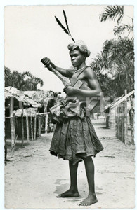 1941 MWEKA (CONGO BELGE) Jeune homme Bakuba - Carte postale FP VG  Cartolina postale d'epoca, viaggiata.EDITORE: Photo-Home, LeopoldvilleCONDIZIONI: FAIRFORMATO: FP    originale e autentica 1