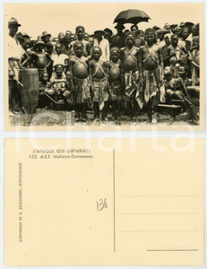 1930 ca C. ZAGOURSKI «L'Afrique qui disparaît» A.E.F. MOBAYE Danseuses  Fotocartolina postale d'epoca, appartenente alla serie &laquo;L'Afrique qui dispara&icirc;t&raquo; del fotografo Casimir Zagourski (L&eacute;opoldville).N&deg; 132, non viaggiata.CONDIZIONI: GFORMATO: 14x9 cm    originale e autentica 1
