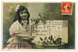 1910 ca CARTE POSTALE PORTE-BONHEUR - Girl with mistletoe - Vintage postcard  Cartolina postale d'epoca, viaggiata.CONDIZIONI: GFORMATO: FP    originale e autentica 1