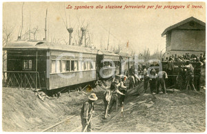1906 ERUZIONE VESUVIO Ferrovia Circumvesuviana - Lavori in stazione - Cartolina  Cartolina d'epoca, non viaggiata. FAIR/discreto Lievi smussature agli angoli Formato: FP originale e autentica 1