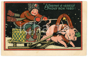 1920 ŠŤASTNÝ A VESELÝ NOVÝ ROK Child on a sled with lucky pig - Czech postcard Cartolina postale d'epoca, non viaggiata.CONDIZIONI: F (leggere piegature al lato inferiore)FORMATO: FP    originale e autentica 1