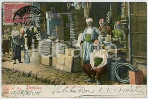 1905 BROUSSE / BURSA (TURQUIE) Marchand turc - Chromo carte postale  Cartolina postale d'epoca, stampata in cromolitografia, viaggiata.CONDIZIONI: FAIR (piegature angolari al lato sinistro, con lievi macchie)FORMATO: FP    originale e autentica 1