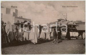1906 TUNIS Rue Bab-Saadoun - ANIMATED French colonial postcard  Cartolina postale d'epoca, non viaggiata.CONDIZIONI: G (minime sbrecciature angolari)FORMATO: FP    originale e autentica 1