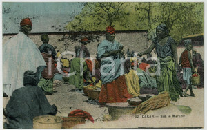 1910 ca DAKAR (SENEGAL) Sur le marché - Carte postale ETHNIQUE chromo Cartolina postale d'epoca, non viaggiata.CONDIZIONI: GFORMATO: FP    originale e autentica 1